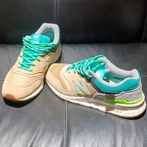 New balance 997H teil/beige 10.5 like New with box